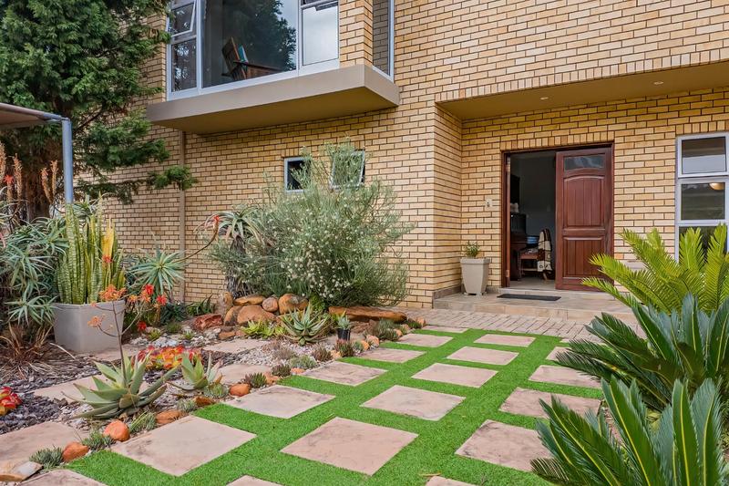 9 Bedroom Property for Sale in Outeniqua Strand Western Cape